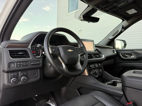 Used 2021 Chevrolet Suburban High Country AWD/4WD image 25