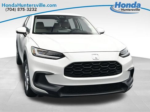 Used 2024 Honda HR-V LX image 1