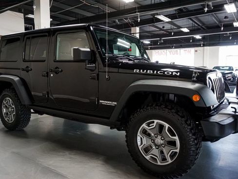 Used 2013 Jeep Wrangler Unlimited Rubicon w/ Connectivity Group AWD/4WD image 30