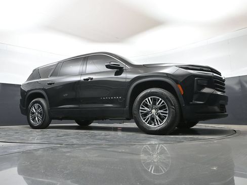 Used 2024 Chevrolet Traverse LS AWD/4WD image 42