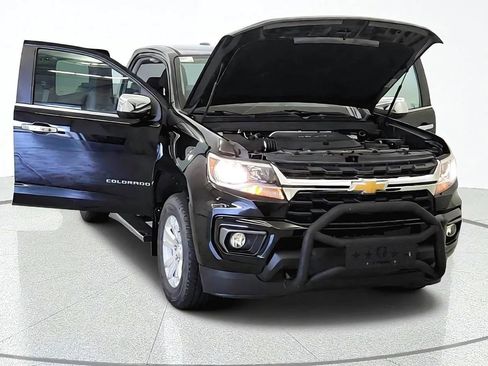 Used 2021 Chevrolet Colorado LT w/ Chrome Appearance Package AWD/4WD image 12