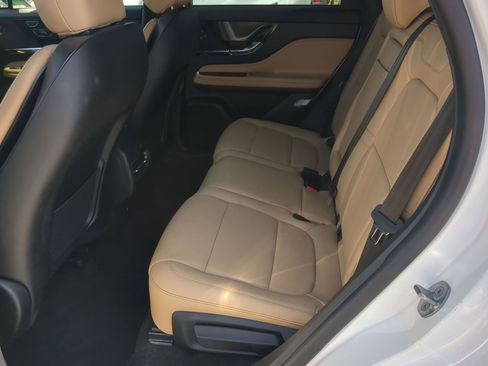 Used 2022 Lincoln Corsair Reserve w/ Luxury Package image 21