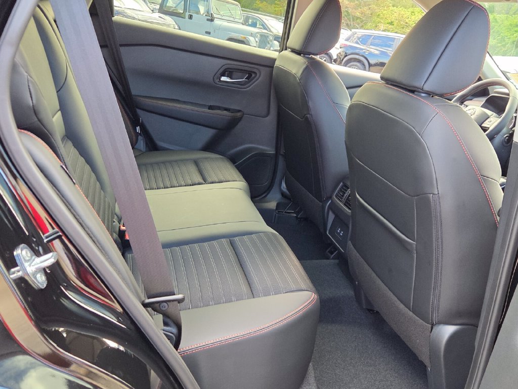 New 2026 Nissan Rogue SV AWD/4WD image 15