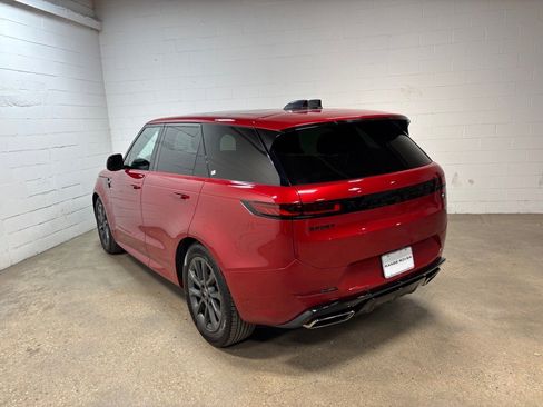 Used 2023 Land Rover Range Rover Sport SE Dynamic image 9