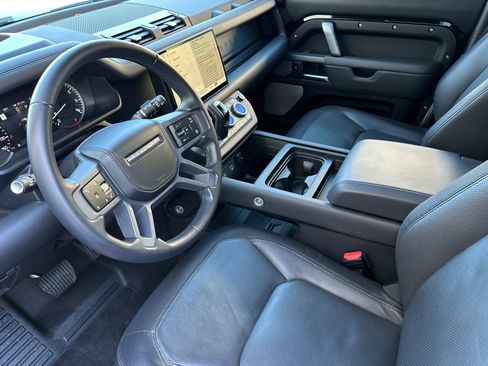 Used 2023 Land Rover Defender 130 X-Dynamic SE image 8