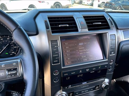 Used 2015 Lexus GX 460 image 6
