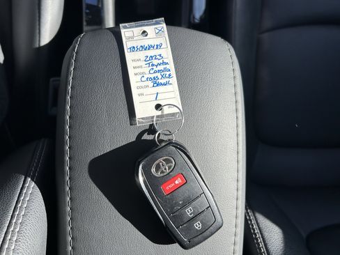 Certified 2023 Toyota Corolla Cross XLE image 33