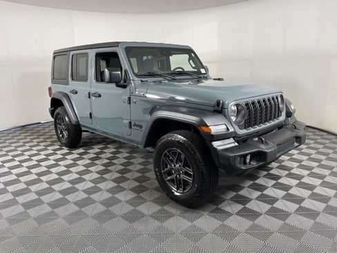 Used 2024 Jeep Wrangler Sport S image 13