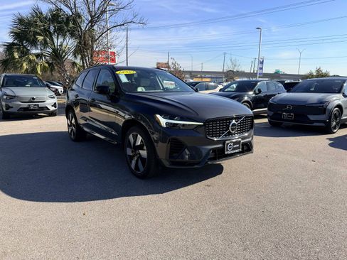 Certified 2024 Volvo XC60 T8 Plus w/ Protection Package Premier image 7
