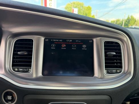Used 2019 Dodge Charger SXT AWD/4WD image 24