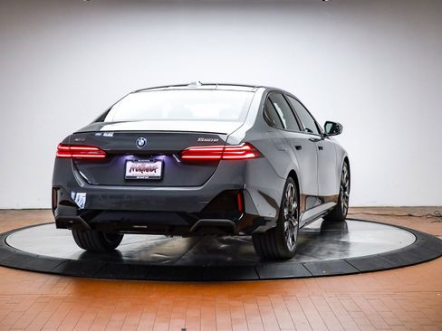 New 2026 BMW 550e xDrive w/ Executive Package image 5