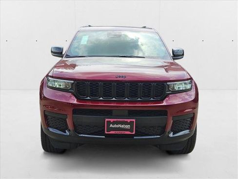 New 2025 Jeep Grand Cherokee L Altitude image 6