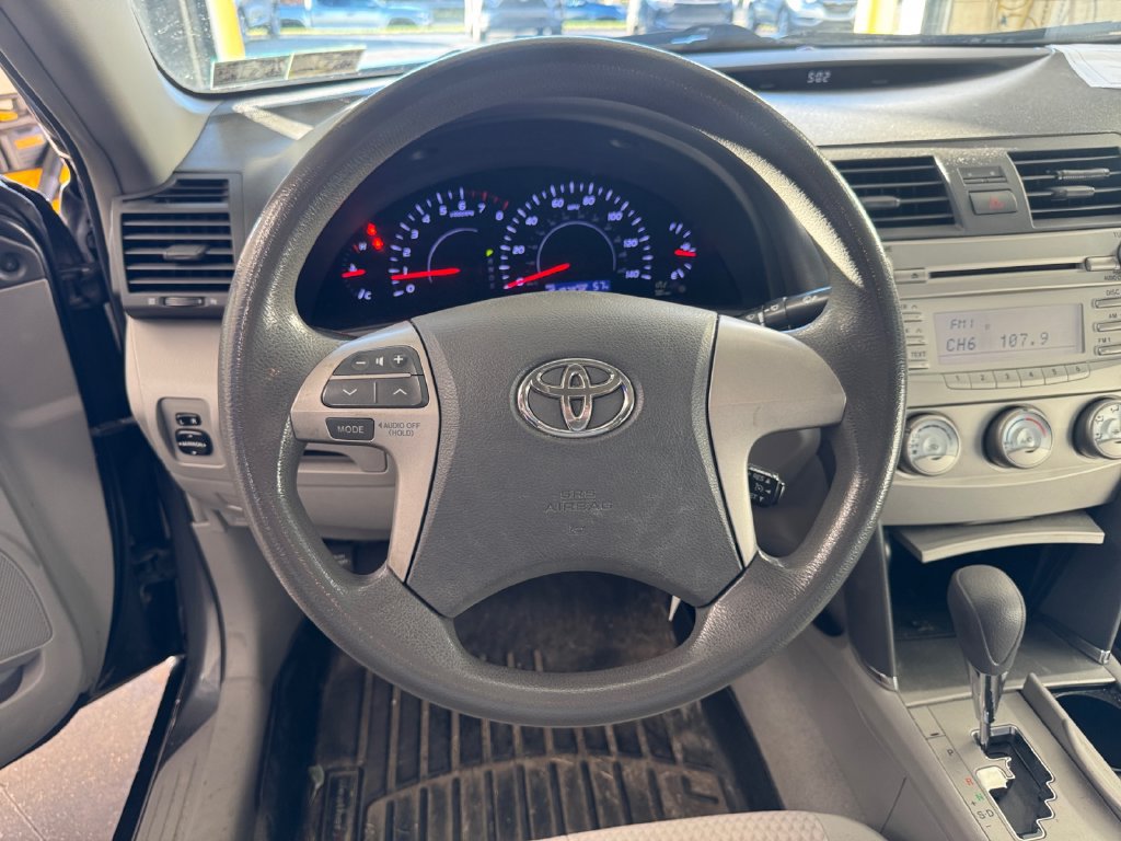 Used 2011 Toyota Camry LE FWD image 16