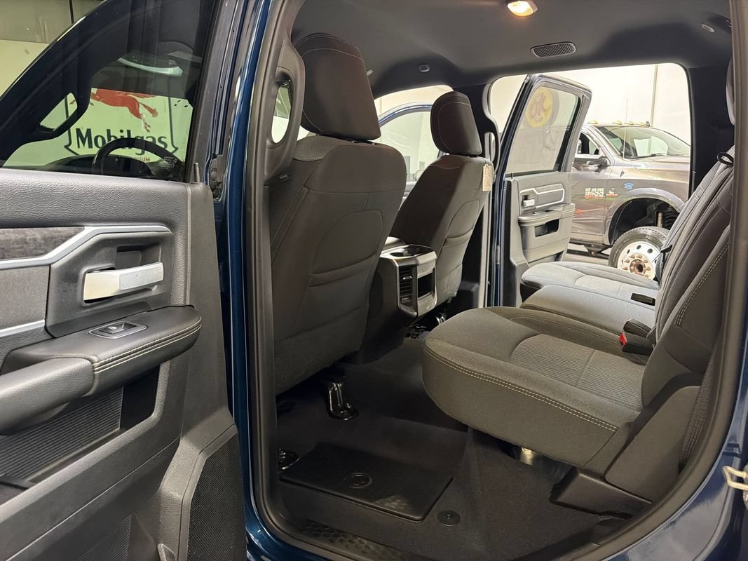 Used 2024 RAM 3500 Big Horn w/ Night Edition AWD/4WD image 33