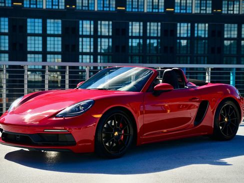 Certified 2025 Porsche 718 Boxster GTS image 1