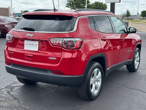 Used 2018 Jeep Compass Latitude w/ Popular Equipment Group AWD/4WD image 5