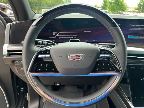New 2026 Cadillac Escalade ESV Luxury AWD/4WD image 23