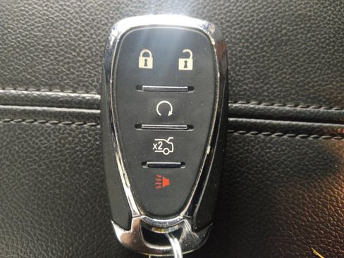 Used 2020 Chevrolet Malibu LT FWD image 32