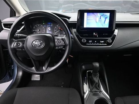 Used 2024 Toyota Corolla LE FWD image 11