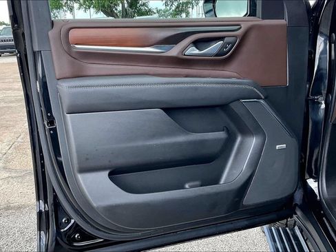 Used 2022 GMC Yukon XL Denali AWD/4WD image 17