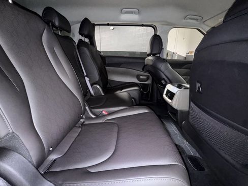 New 2026 Kia Carnival EX image 11