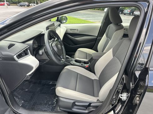 Certified 2025 Toyota Corolla LE FWD image 16