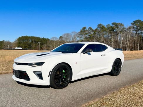 Used 2016 Chevrolet Camaro SS image 10