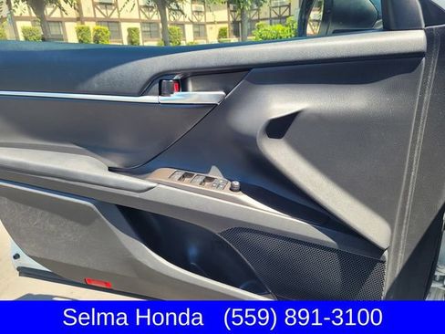 Used 2022 Toyota Camry SE w/ Carpet Mat Package (TMS) FWD image 11