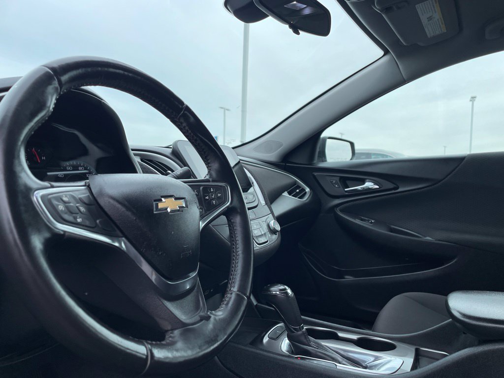 Used 2019 Chevrolet Malibu RS FWD image 12