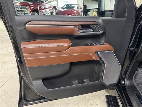 Certified 2024 GMC Sierra 3500 Denali Ultimate AWD/4WD image 18