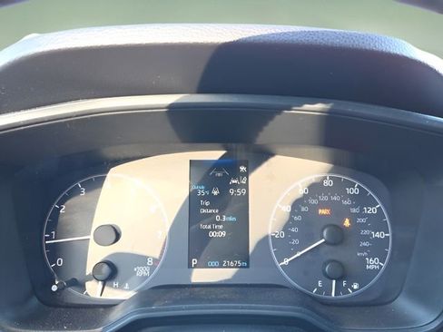 Used 2025 Toyota Corolla Cross LE w/ Moonroof Package image 24