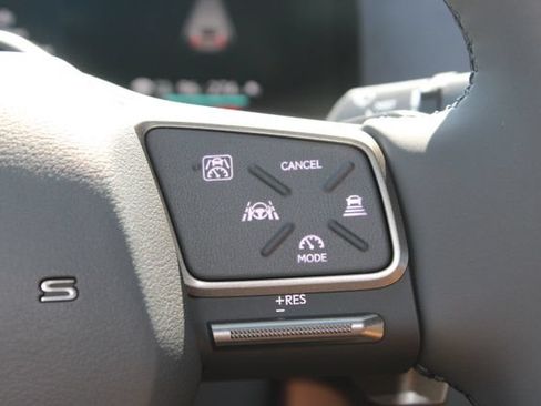 Certified 2026 Lexus ES 350e w/ Convenience Package FWD image 17