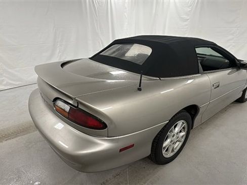 Used 2002 Chevrolet Camaro LT image 3
