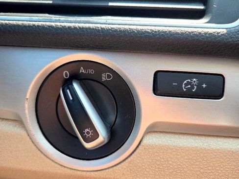 Used 2013 Volkswagen Passat 2.5 SE image 22