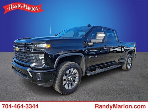 Used 2025 Chevrolet Silverado 2500 Custom image 1