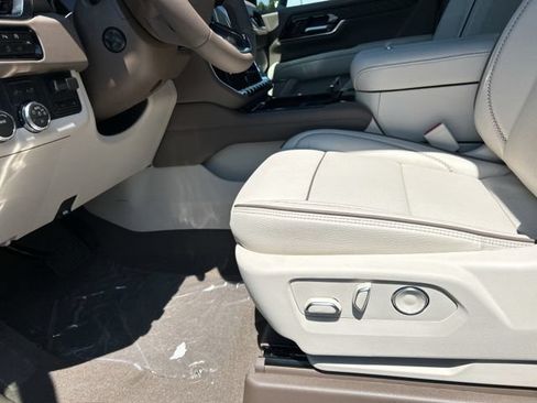 New 2026 GMC Yukon Denali w/ Advanced Technology Package AWD/4WD image 36