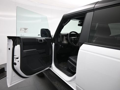 New 2026 Ford Bronco Outer Banks image 8