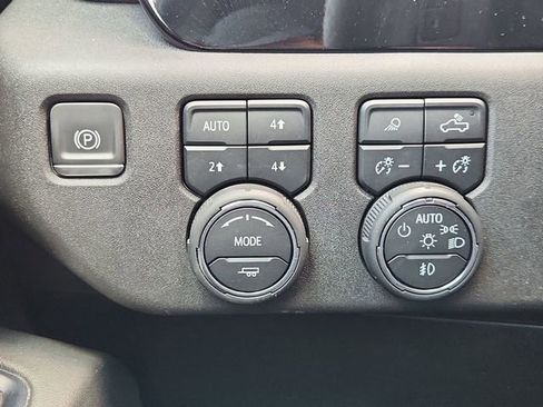 Used 2024 Chevrolet Silverado 1500 RST AWD/4WD image 17