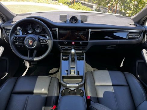 Used 2026 Porsche Macan AWD/4WD image 16