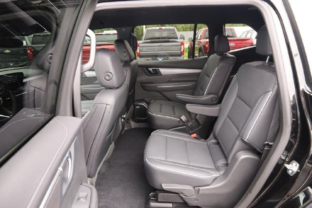 Used 2025 Buick Enclave Preferred AWD/4WD image 10