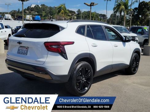 Used 2024 Chevrolet Trax ACTIV w/ Sunroof Package FWD image 12