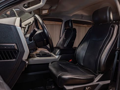 Used 2019 Ford F250 Lariat image 19