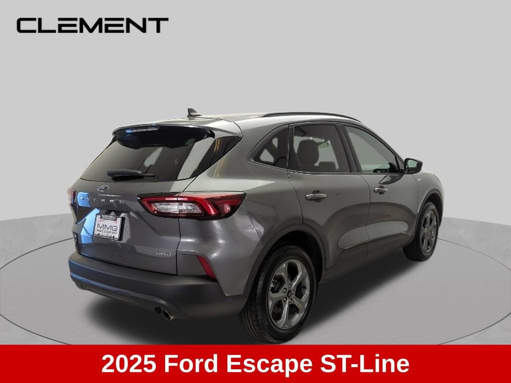Used 2025 Ford Escape ST-Line AWD/4WD image 7