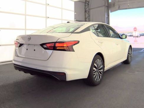 Used 2026 Nissan Altima 2.5 SV FWD image 3