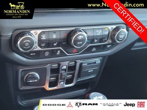 Certified 2025 Jeep Wrangler Unlimited Sahara AWD/4WD image 11