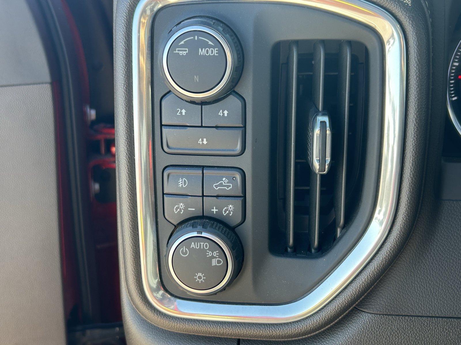 Used 2022 Chevrolet Silverado 2500 LT w/ Convenience Package AWD/4WD image 19