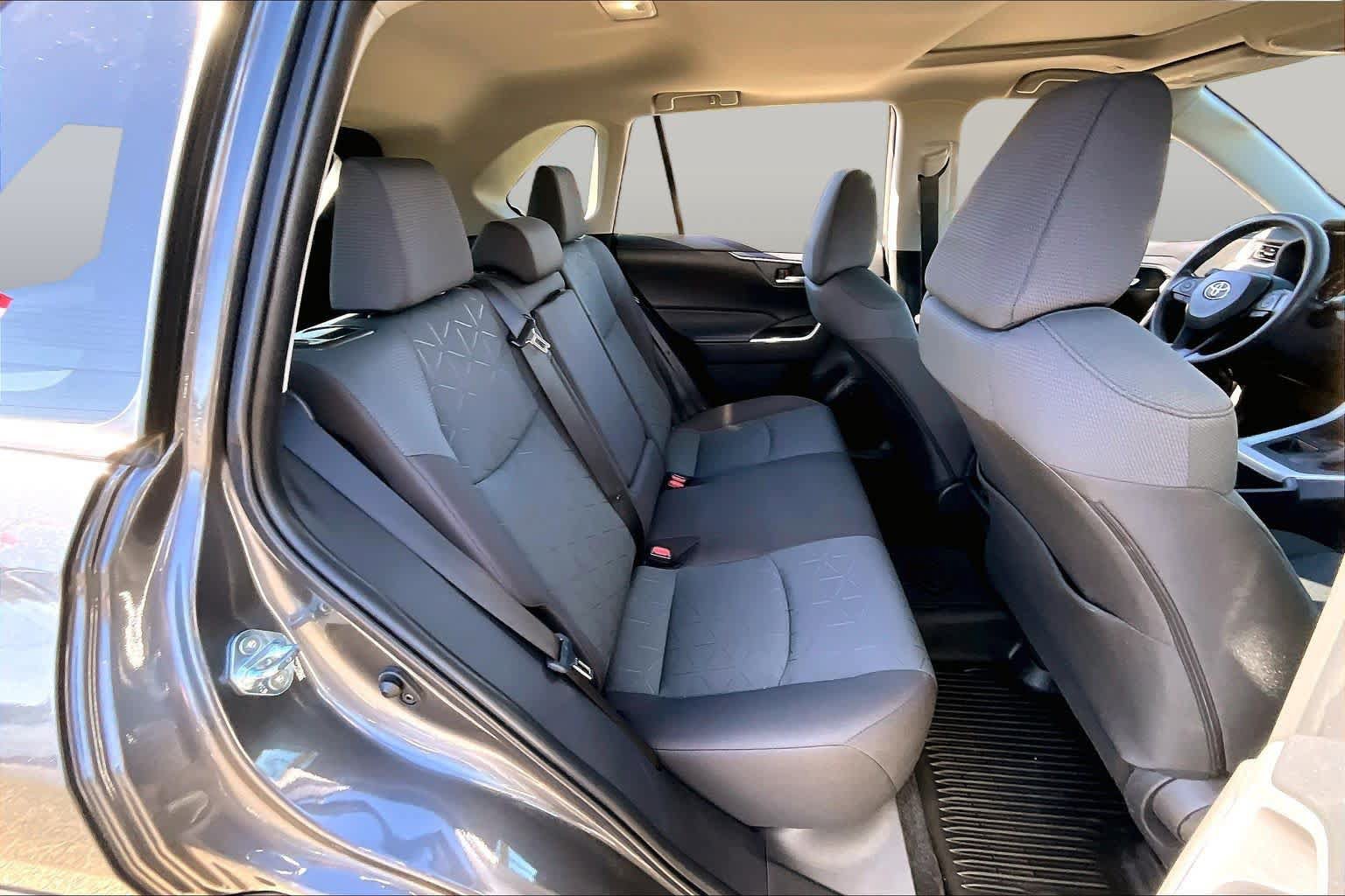 Certified 2025 Toyota RAV4 XLE w/ Convenience Package FWD image 19