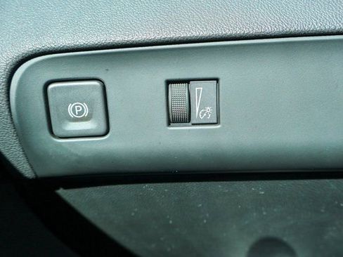 Certified 2023 Buick Enclave Essence image 19