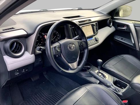 Used 2017 Toyota RAV4 XLE FWD image 17