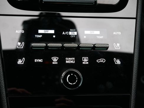 Used 2024 Porsche Cayenne image 23